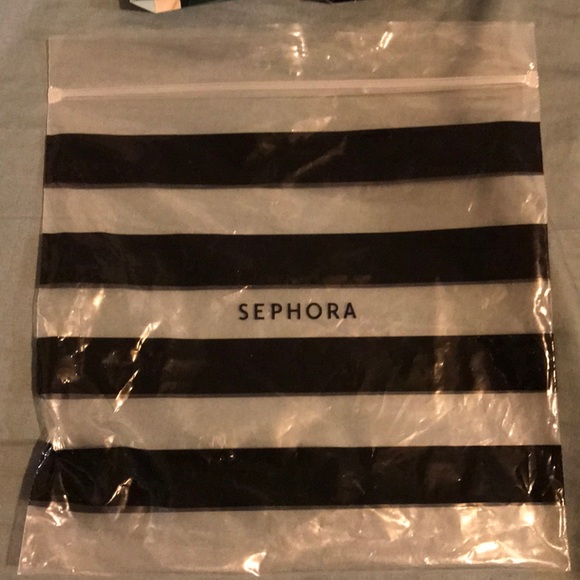 Chanel Blue Serum and Kate Somerville Exfolikate - Picture 6 of 6